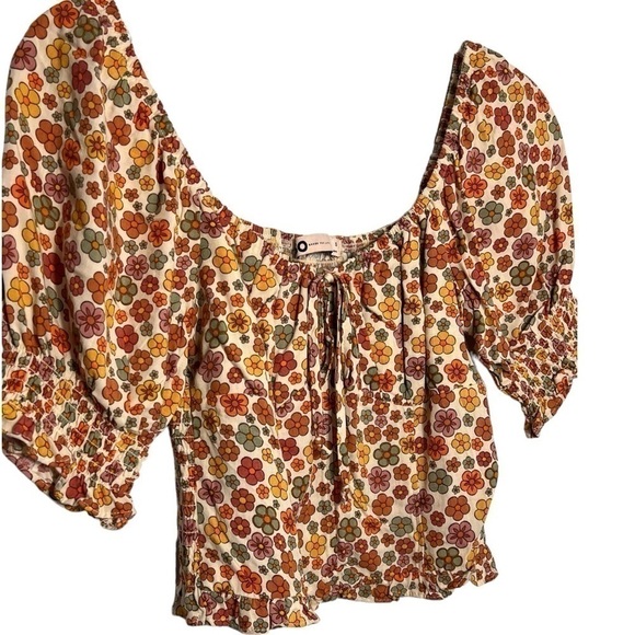 NWT SO Off/On Shoulder Stretchy Crop Top Multi Color Flower Pattern Size S - Picture 2 of 13